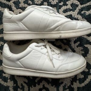 Classic White Womens Sneakers size 9.5